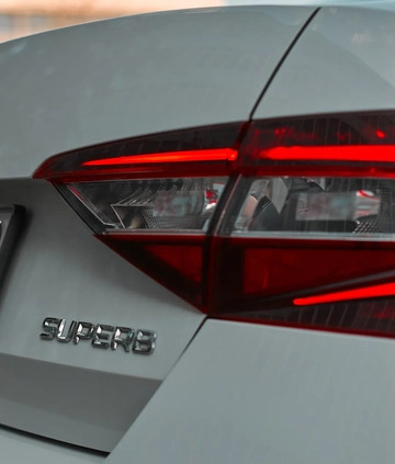 Skoda Superb cena 61999 przebieg: 239000, rok produkcji 2015 z Łosice małe 781